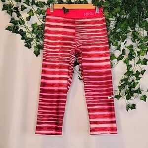 Nike. Nike Pro. Workout Capri. Size Medium. EUC